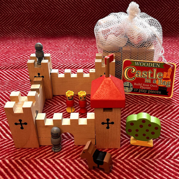 Castle in a Bag / Castell mewn Sach